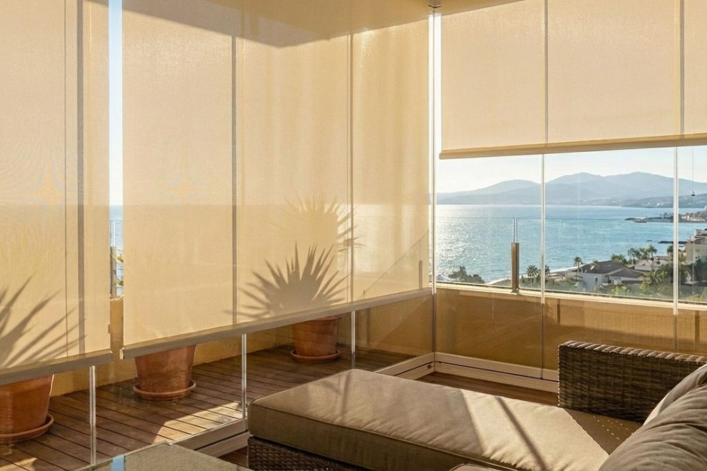 Glass curtains with roller blinds Glass curtains with roller blinds